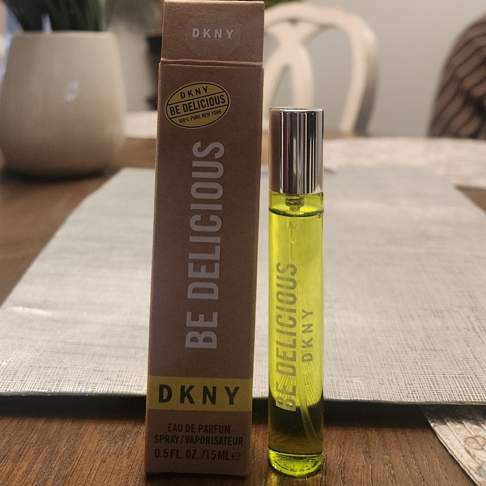 New in Box DKNY Be Delicious EAU DE PARFUM 0.5 OZ